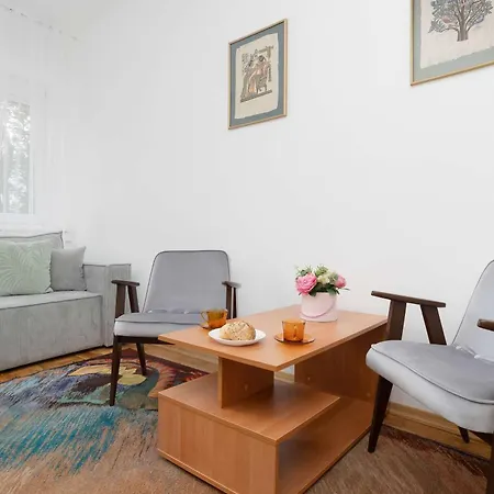 アパート Family For 8 People In Close To The Park By Renters *