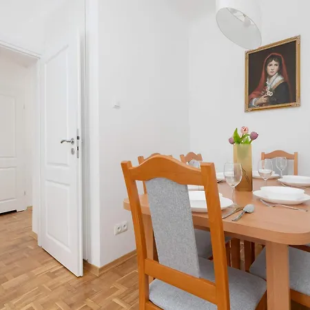 アパート Family For 8 People In Close To The Park By Renters *