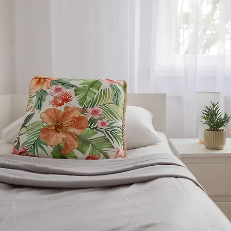Family For 8 People In Close To The Park By Renters * ワルシャワ