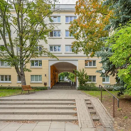 Family For 8 People In Close To The Park By Renters *